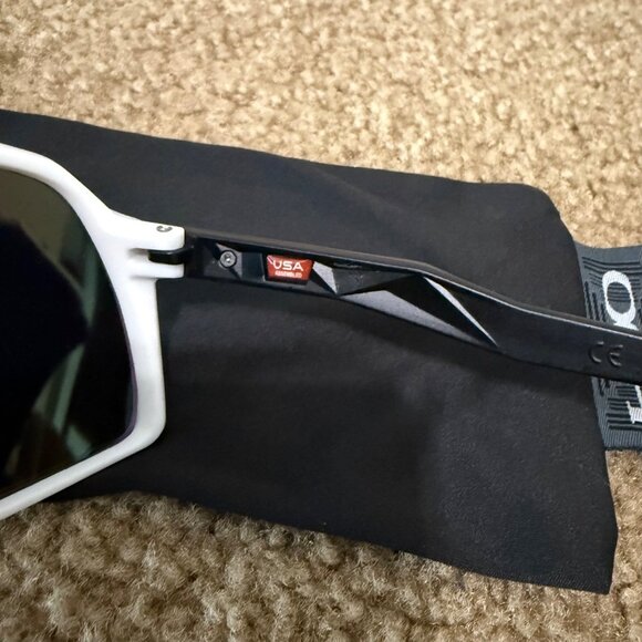✨NEW✨ ( OO9406 ) Oakley Sutro PRIZM POLARIZED Black-White Matte Frame - Picture 7 of 9